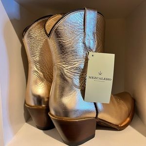 Mezcalero Western Style Soft Leather Boots. Gold